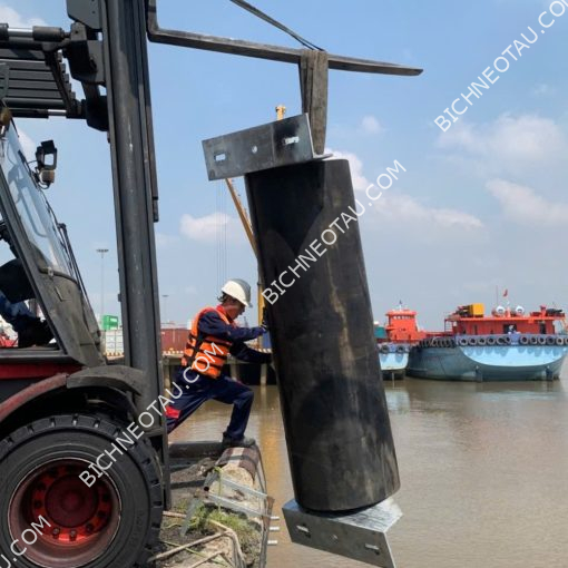 Đệm chống va tàu trụ tròn Cylindrical Fender nguyễn tài