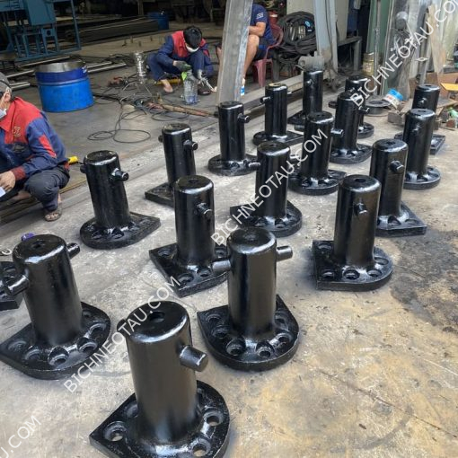Single Bitt Bollards
